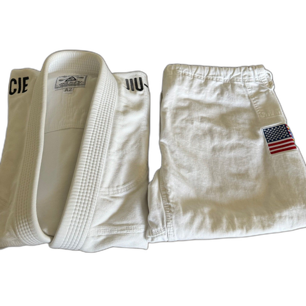 Gracie: A2 Gracie Jiu Jitsu GI, A2 Gracie Jiu Jitsu Pants, GI Bag.